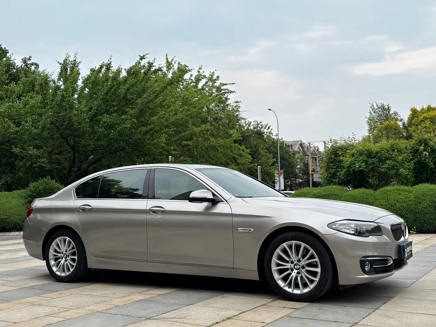 BMW 5 Series 2014 525Li Luxury Design Package фото 5