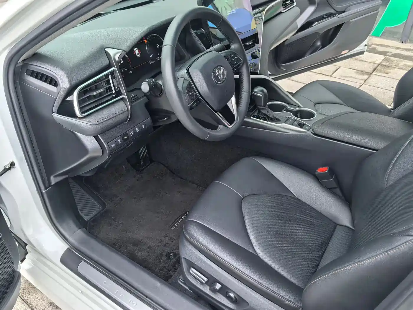 Toyota Camry 2021 2.5G Luxury Edition фото 10