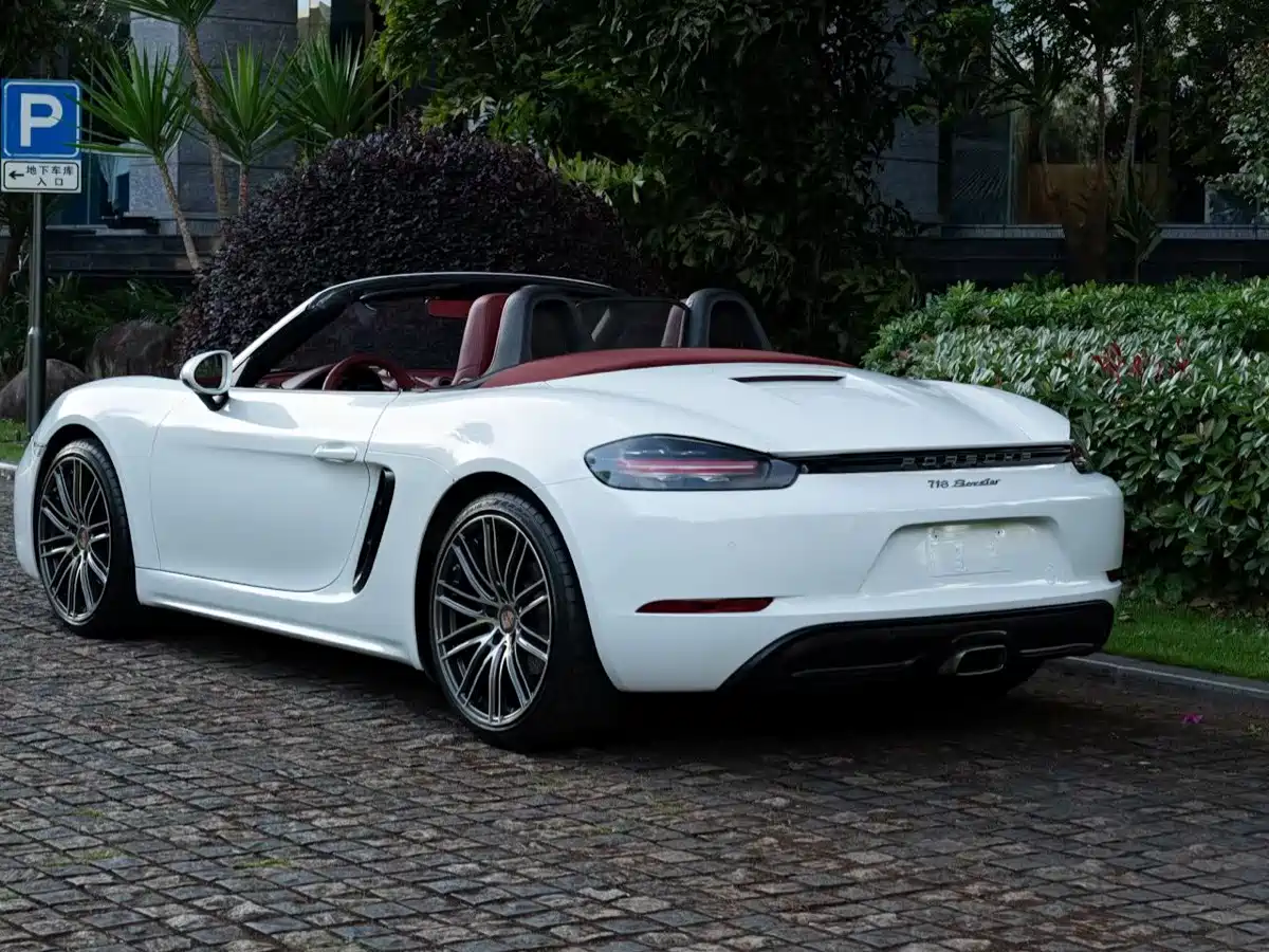 Porsche 718 2016 Boxster 2.0T фото 3