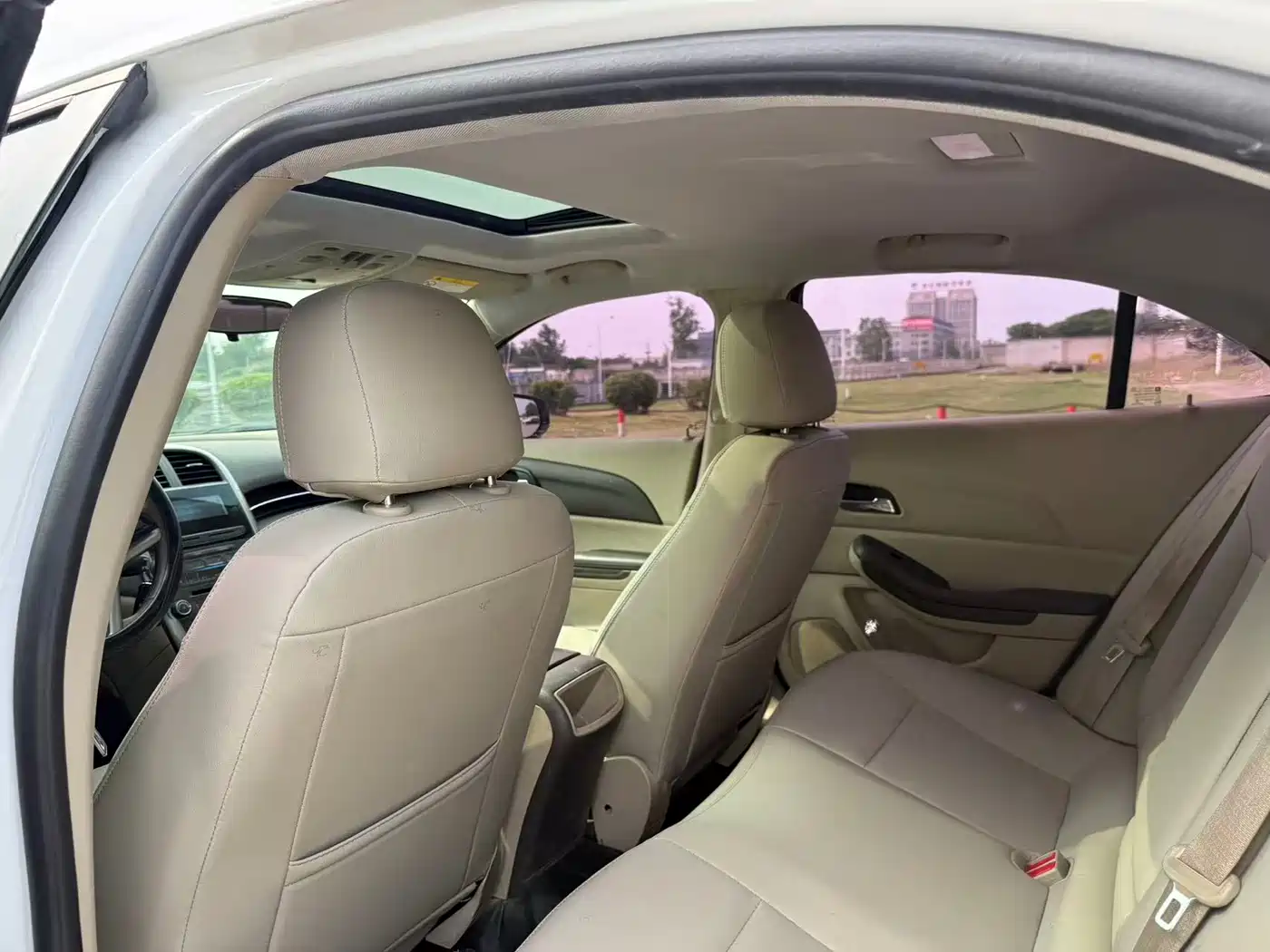 Chevrolet Malibu 2012 2.0L Automatic Comfort Edition фото 6