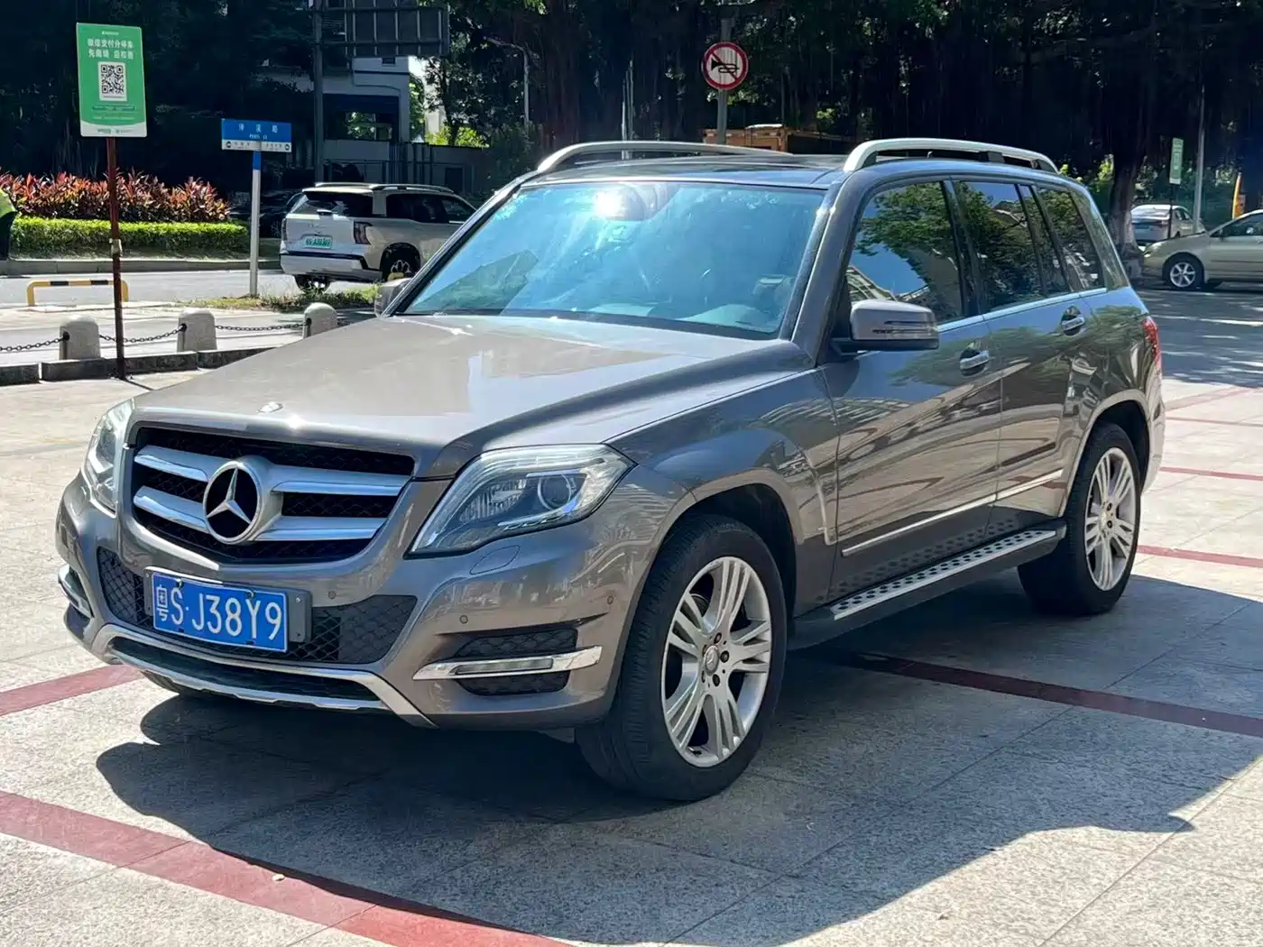 Mercedes-Benz GLK-Class 2013 GLK 300 4MATIC Fashion