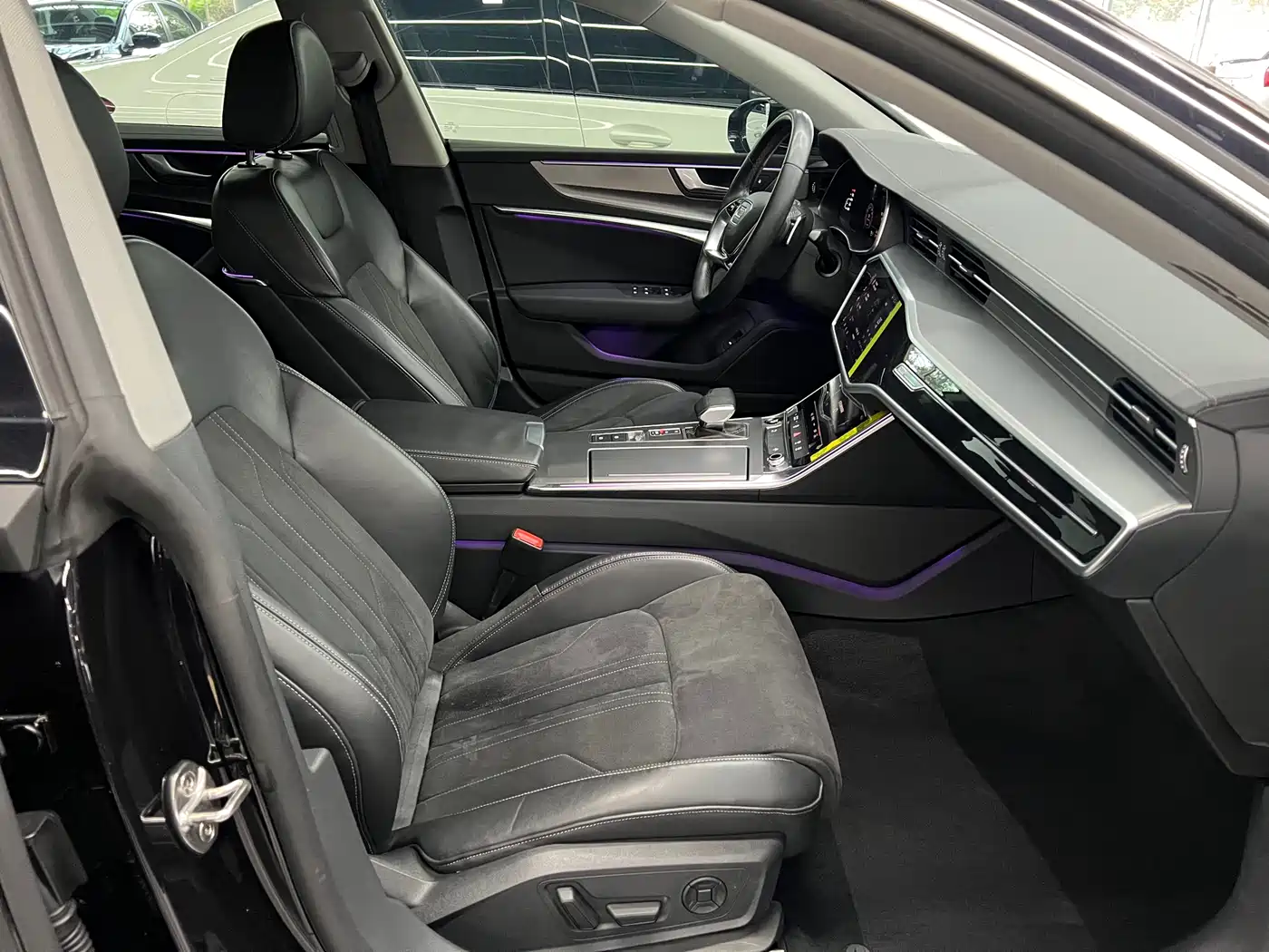 Audi A7L 2024 45TFSI S-line Dream Edition Crystal Package фото 8