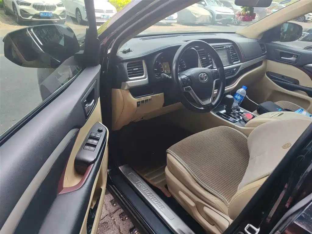 Toyota Highlander 2015 2.0T FWD Elite Edition 7-seater фото 14