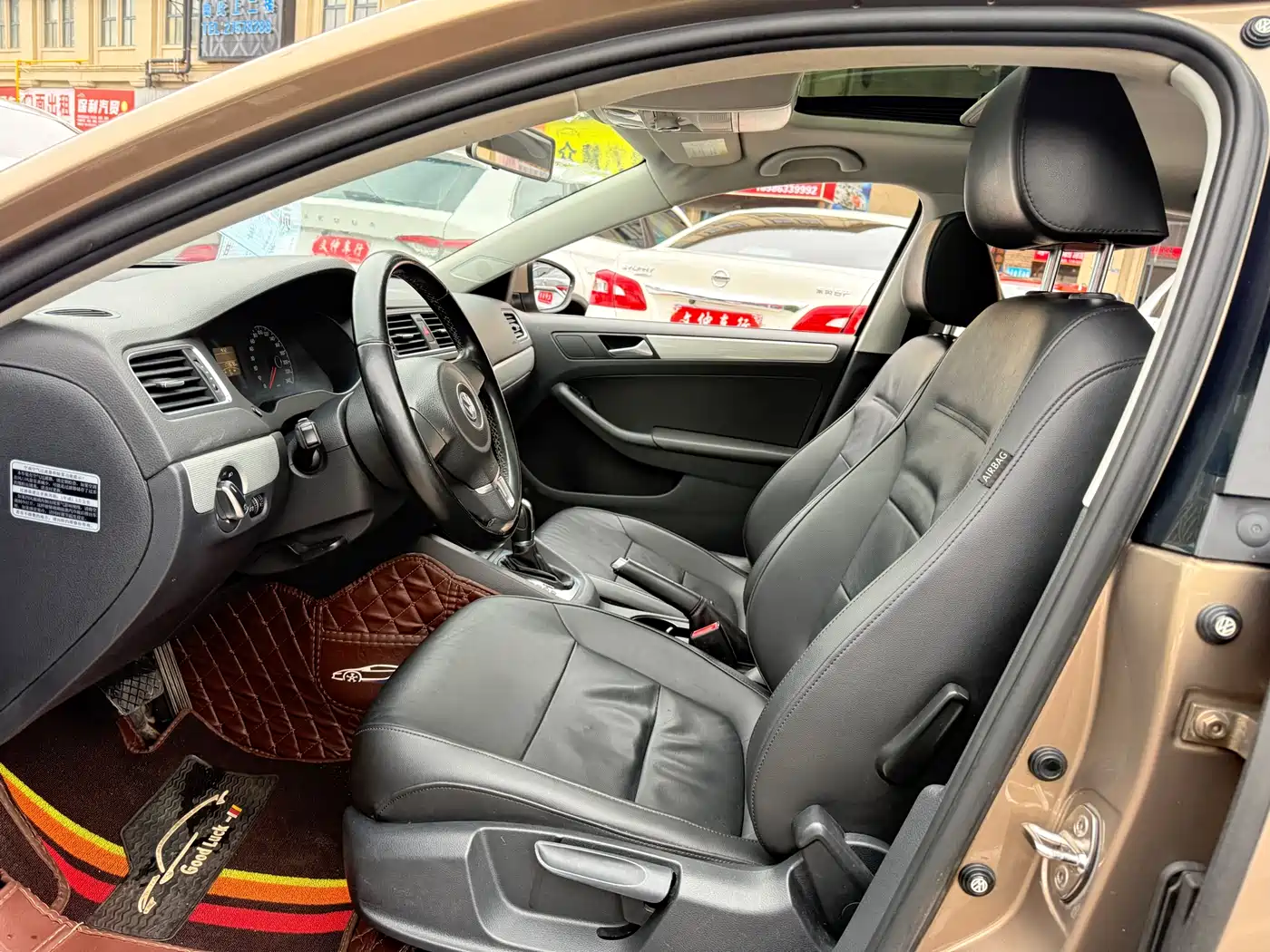 Volkswagen Sagitar 2014 Facelift 1.6L Automatic Comfort фото 7