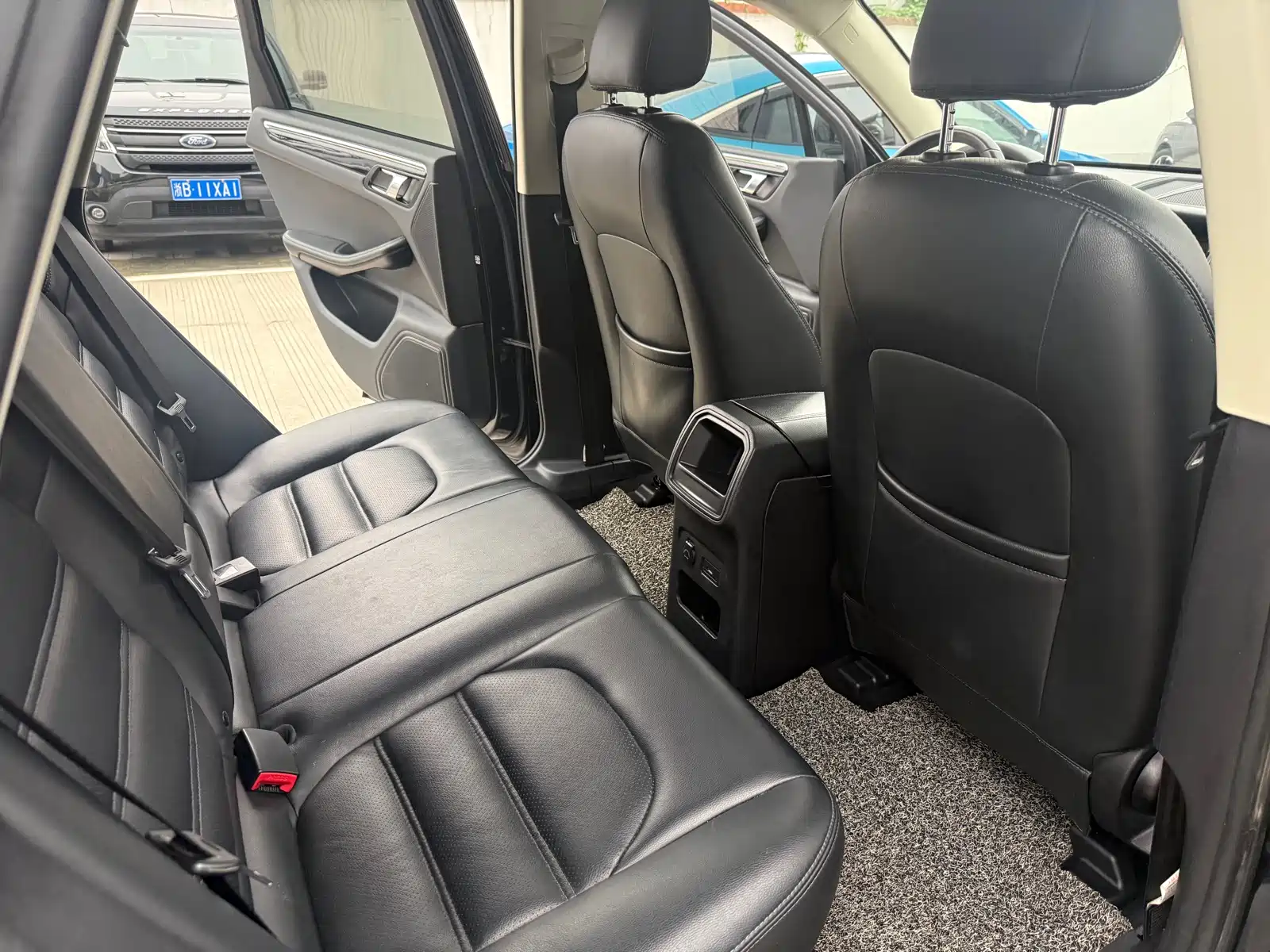 Фото 8 - Zotye SR9