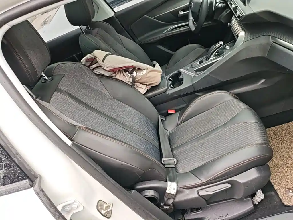 Photo 25 - Peugeot 4008