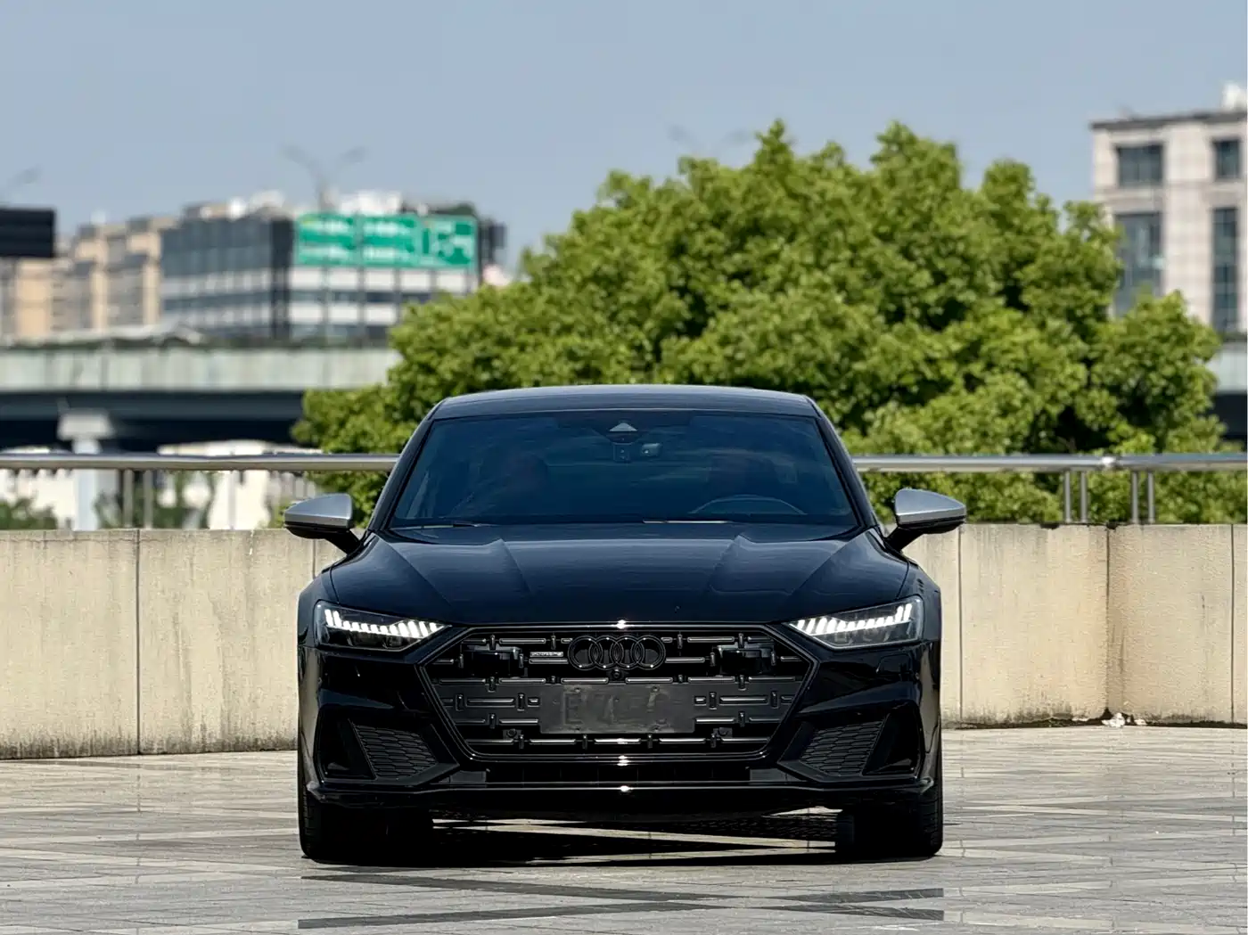 Audi A7L 2023 45 TFSI quattro S-line Black Warrior Edition фото 2