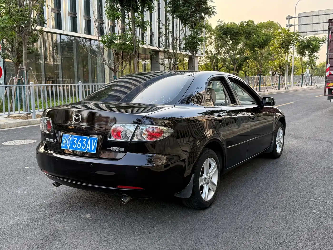 Photo 11 - Mazda 6