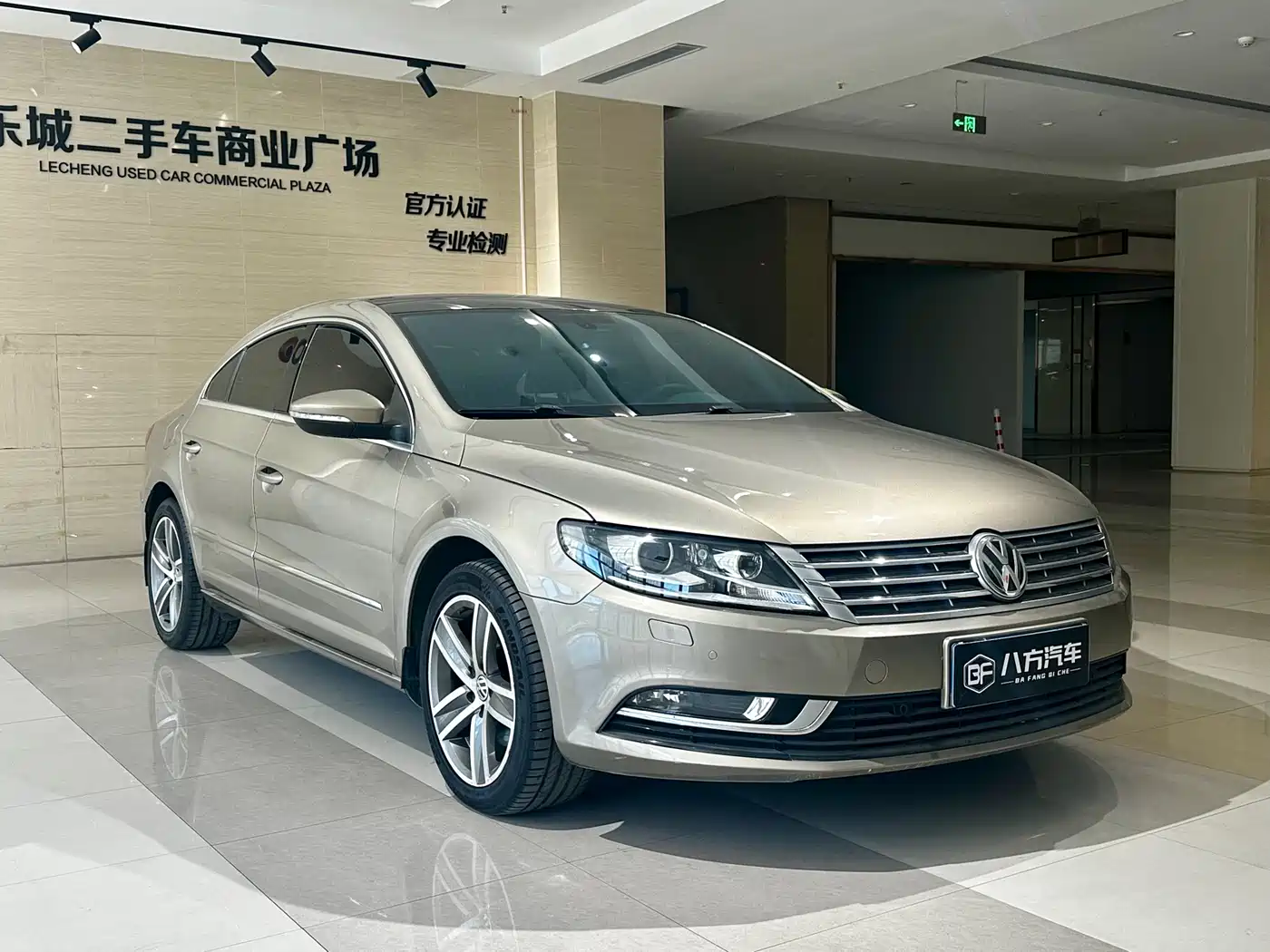 Volkswagen FAW-Volkswagen CC 2016 Model 1.8TSI Premium фото 3
