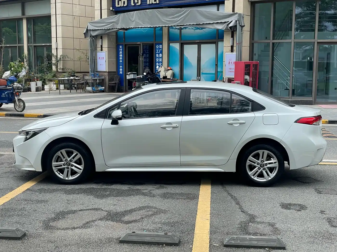 Toyota Levin 2021 185T CVT Luxury Edition фото 8