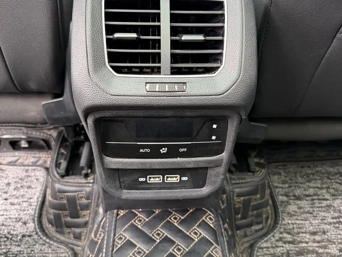Volkswagen Tayron 2020 330TSI 2WD Luxury Smart Edition фото 16