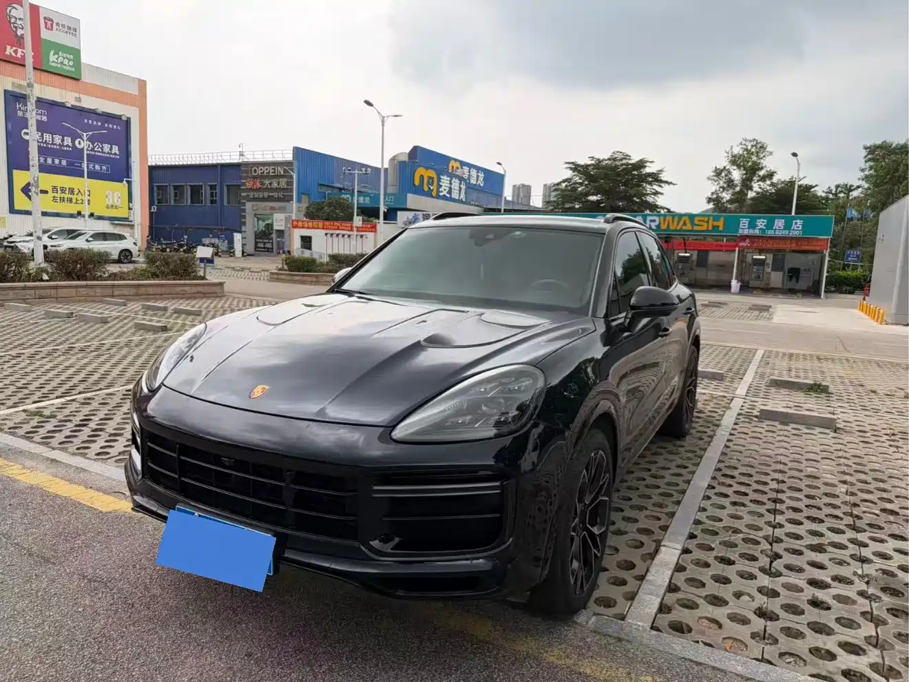 Photo 1 - Porsche Cayenne