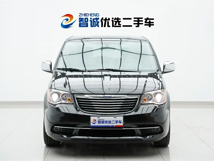 Фото 2 - Chrysler Pacifica