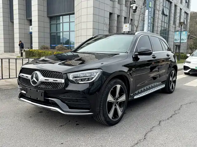 MERCEDES-BENZ GLC