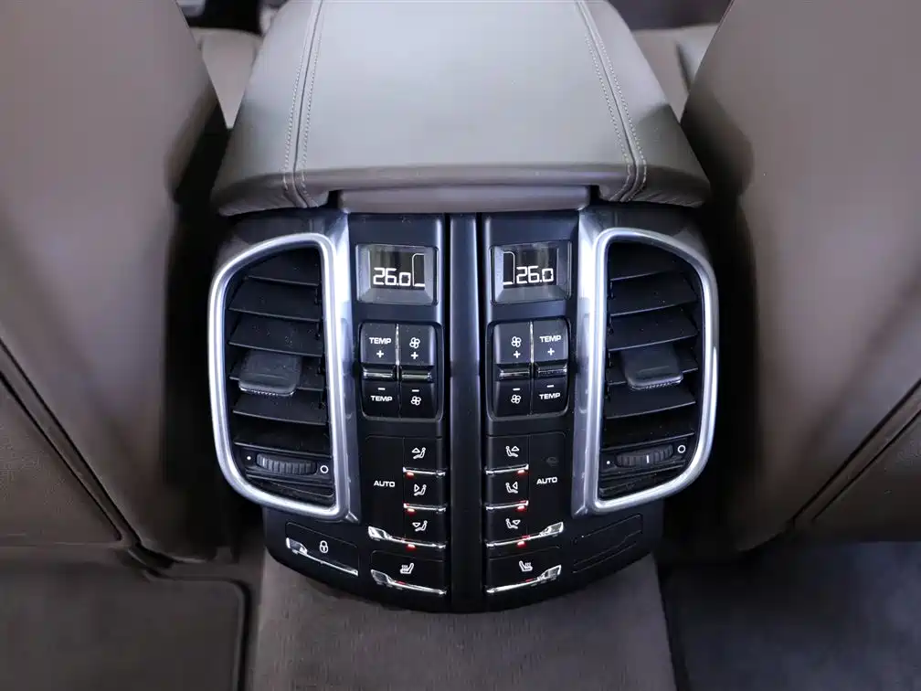 Porsche Cayenne 2014 Cayenne Platinum Edition 3.0T фото 18