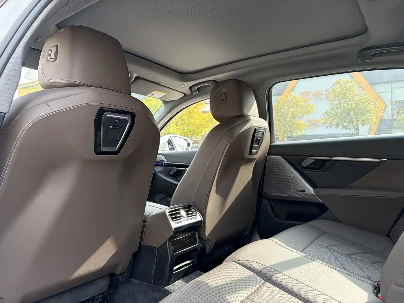 BMW 5 Series 2024 525Li Luxury Package фото 11