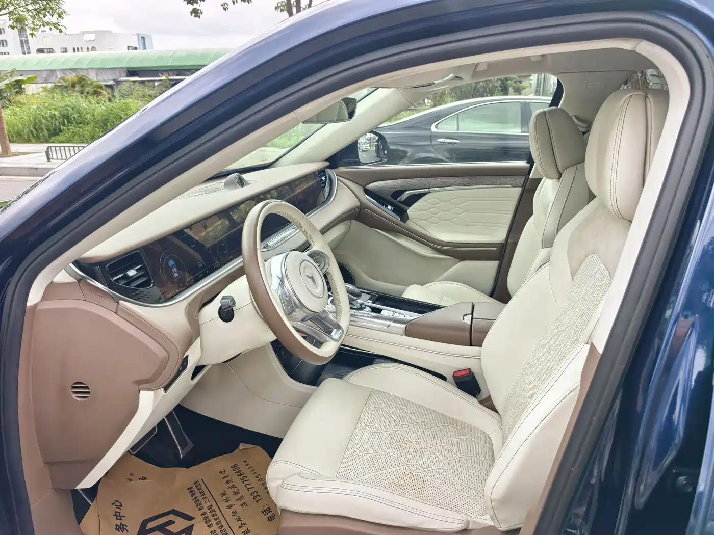 Voyah Auto VOYAH FREE 2021 AWD Standard Range Extender Exclusive Luxury Package фото 4