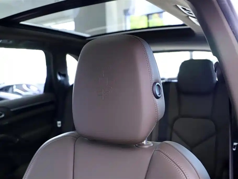 Porsche Cayenne 2014 Cayenne Platinum Edition 3.0T фото 20