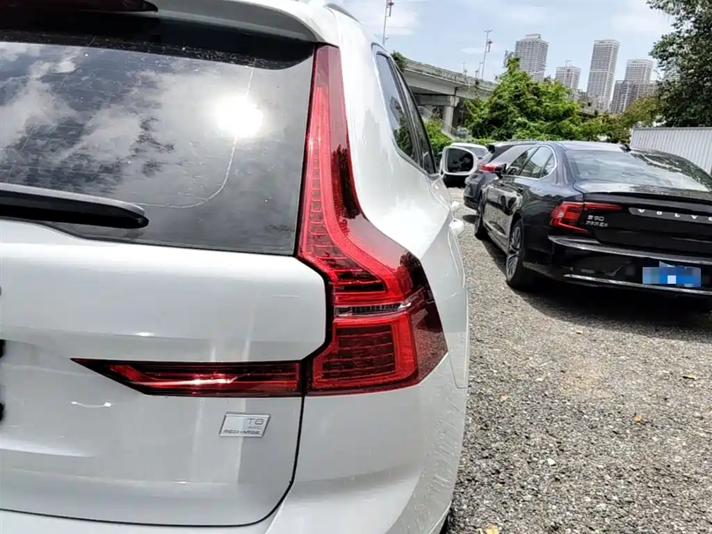 VOLVO XC60 PLUG-IN HYBRID