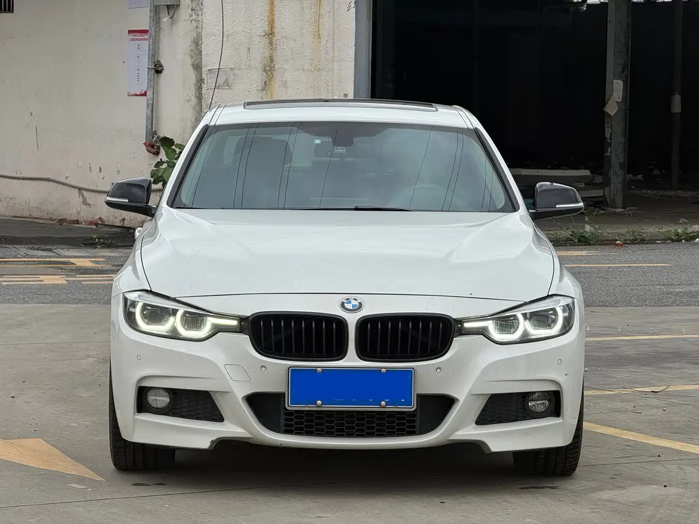 BMW 3 Series 2018 330Li M Sport Black Night Edition фото 2