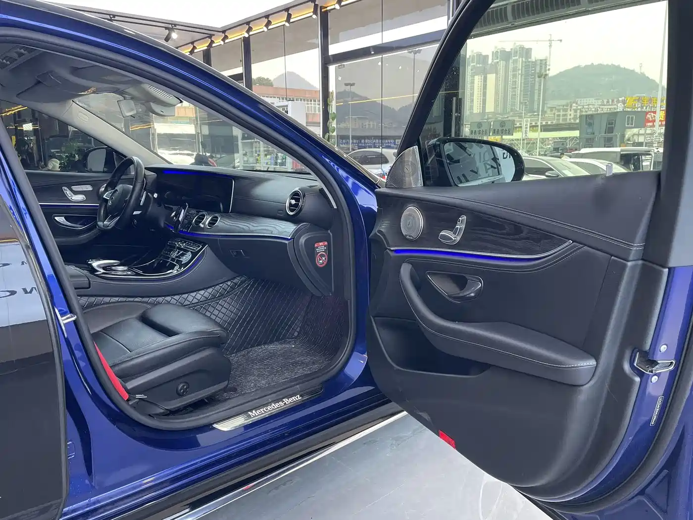 Mercedes-Benz E-Class 2016 E 200 L Sport Type фото 14