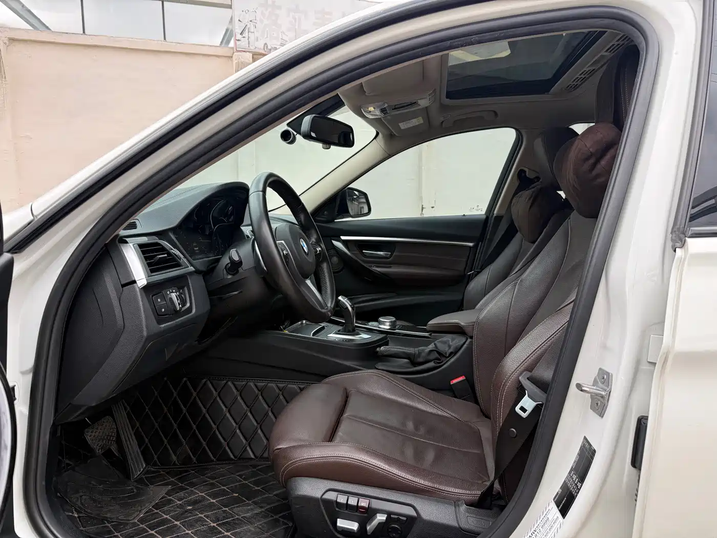 BMW 3 Series 2018 330Li M Sport Black Night Edition фото 5