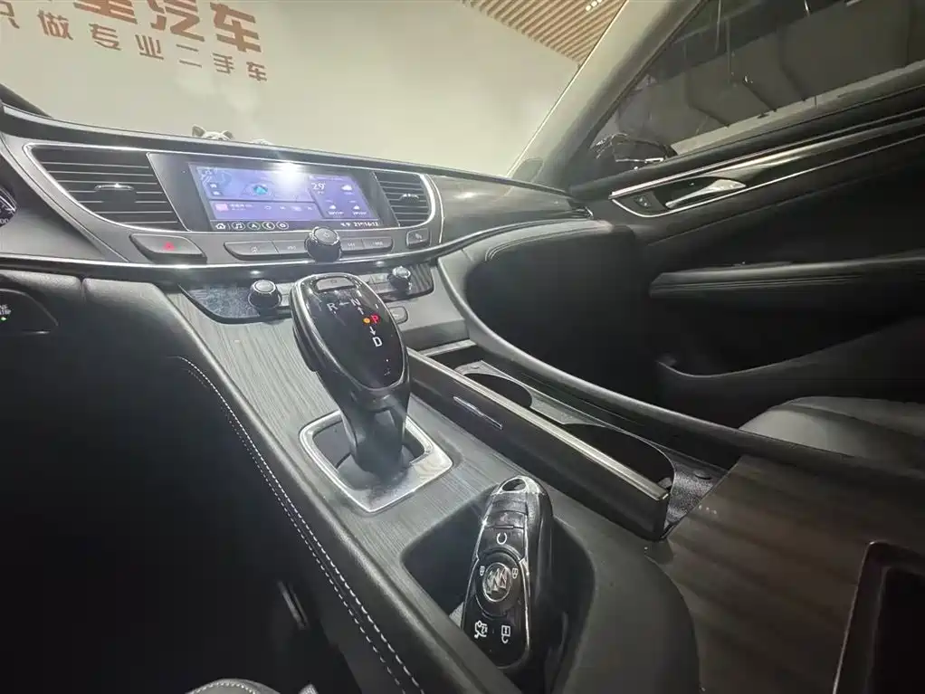Buick LaCrosse 2022 652T Luxury фото 10