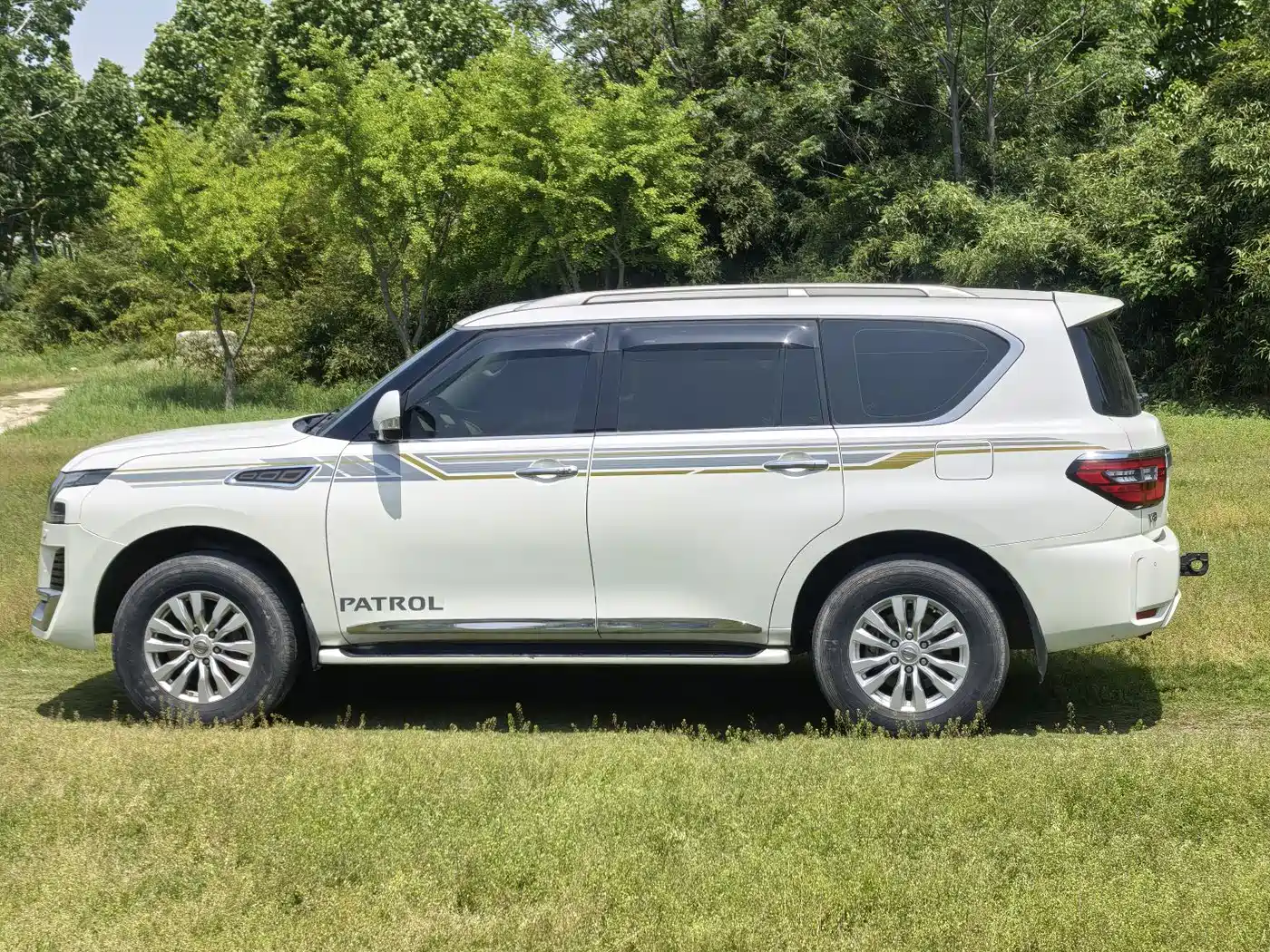 Nissan Patrol 2018 Model 5.6L Standard фото 8
