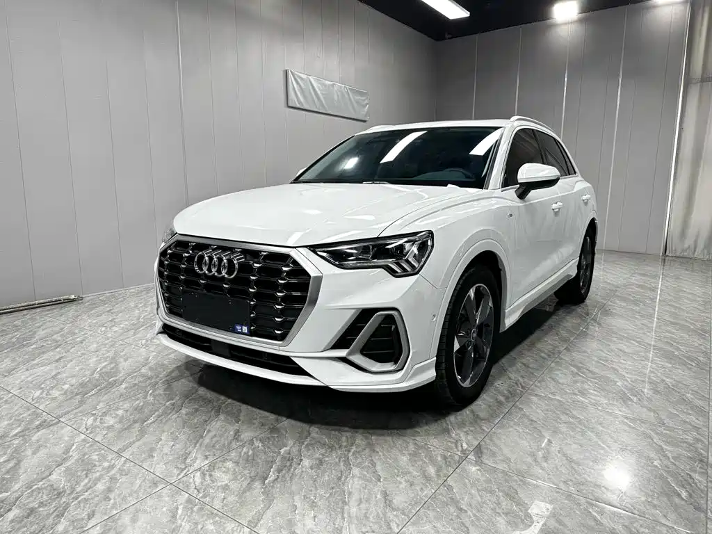 Audi Q3 2023 35 TFSI Fashion Dynamic (1.4T)