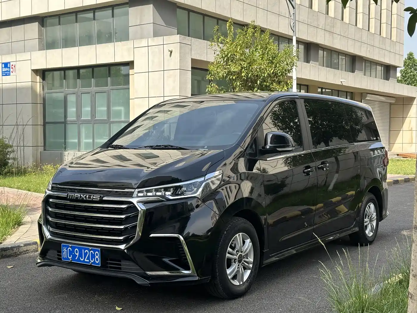 SAIC Maxus Maxus G20 2023 Facelift ES 2.0T Gasoline Automatic Value Edition
