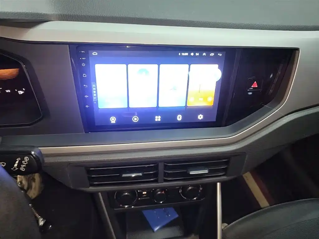Volkswagen Polo 2023 Facelift Plus 1.5L Auto Joyful Living Edition фото 13