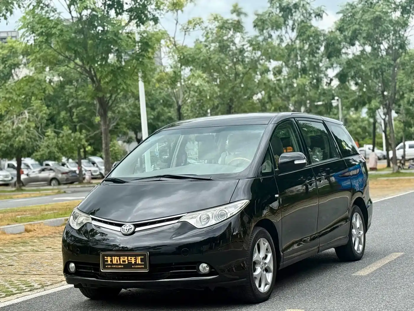 Toyota Previa 2006 2006 Model 2.4L 7-Seater Luxury Edition
