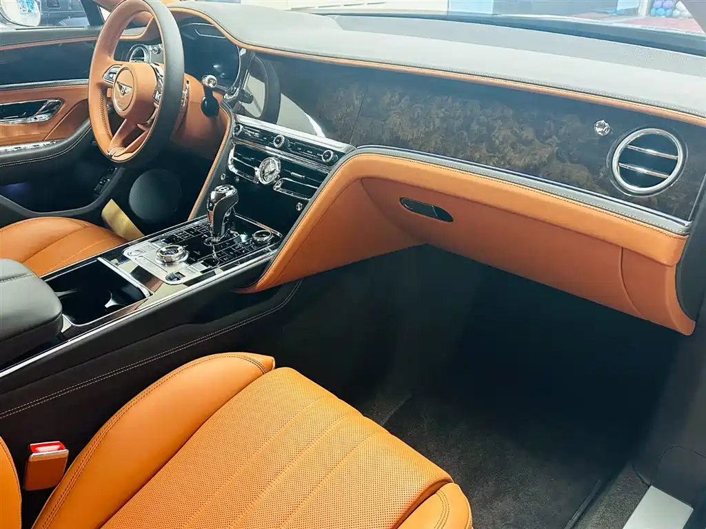 Bentley Flying Spur 2025 2024 4.0T V8 Standard Edition