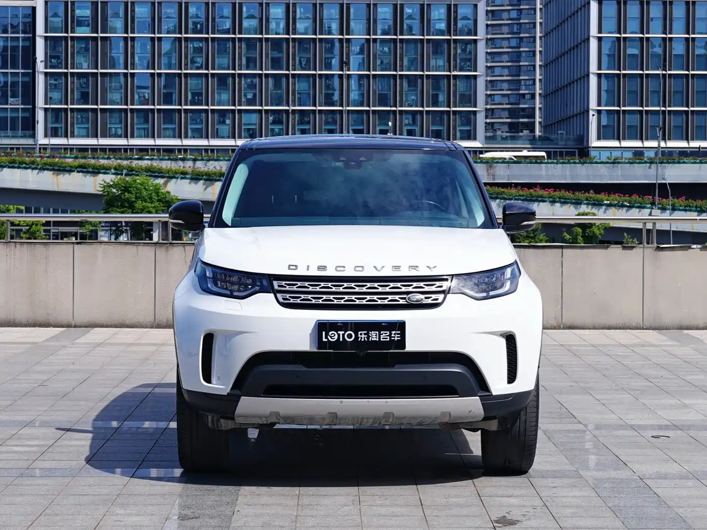 Land Rover Discovery 2018 3.0 SC V6 HSE фото 2