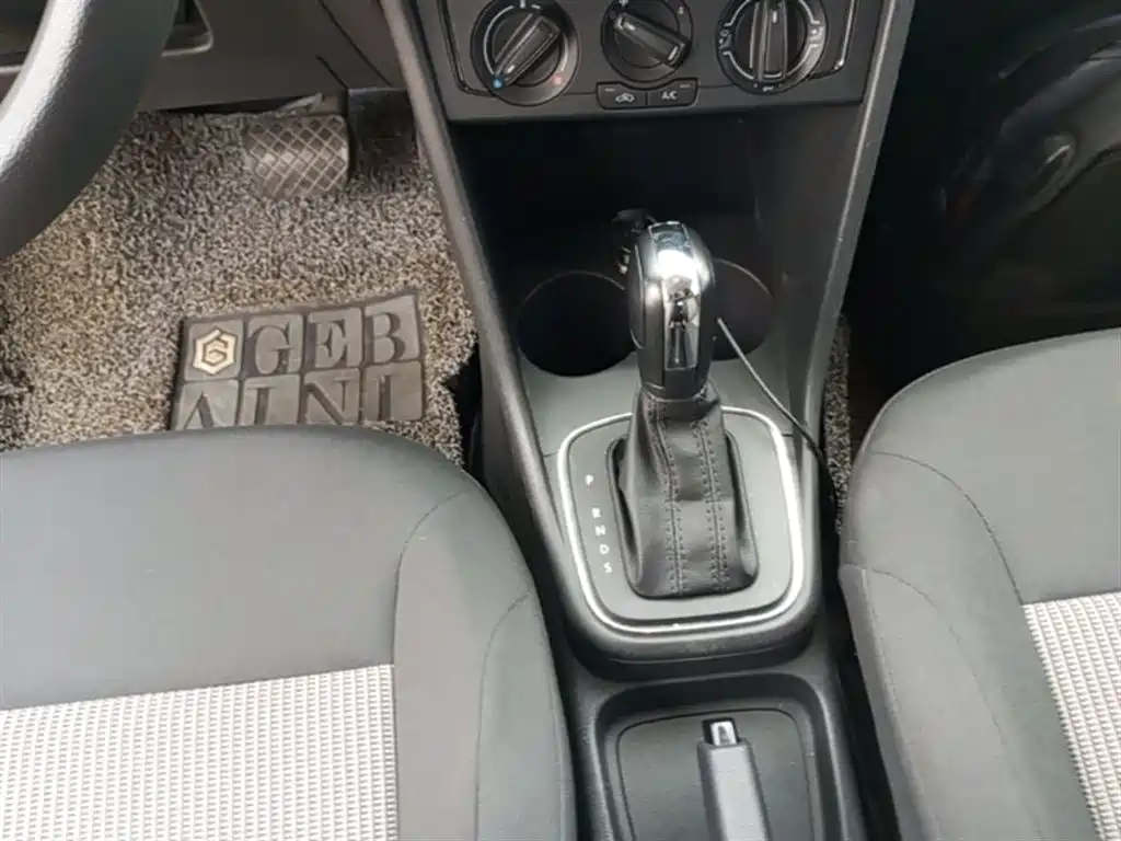 Volkswagen Polo 2018 1.5L Auto Safe Drive фото 14