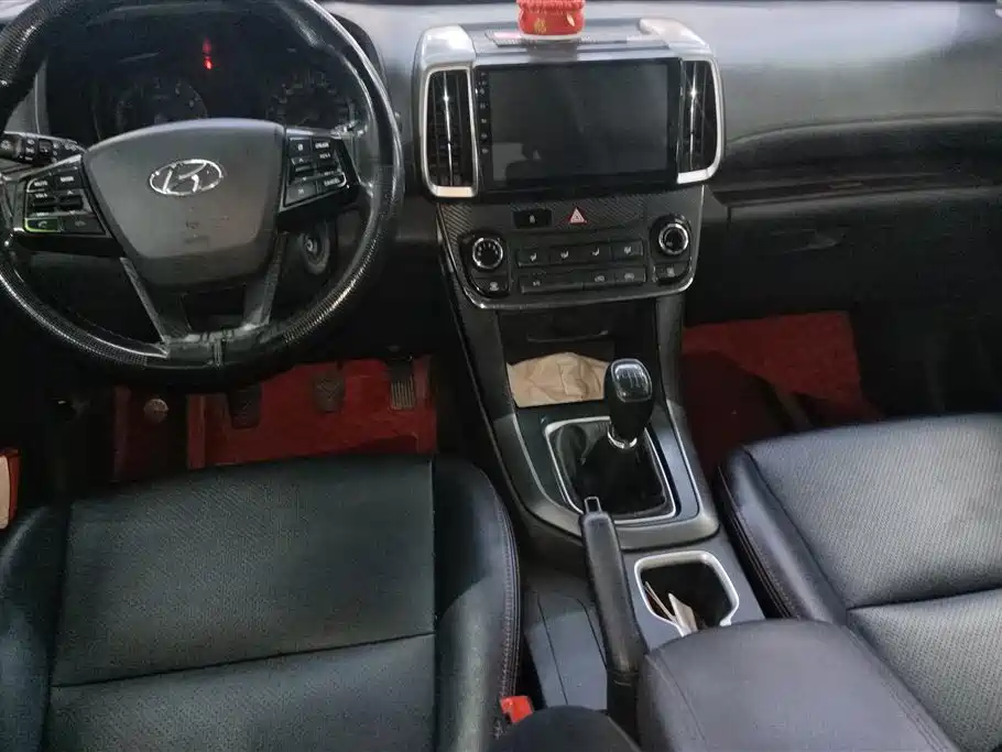 Hyundai Beijing Hyundai ix35 2018 2.0L Manual 2WD Zhiyong·Quality Edition фото 12