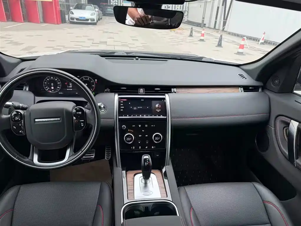 Land Rover Discovery Sport 2020 249PS R-Dynamic Performance фото 4