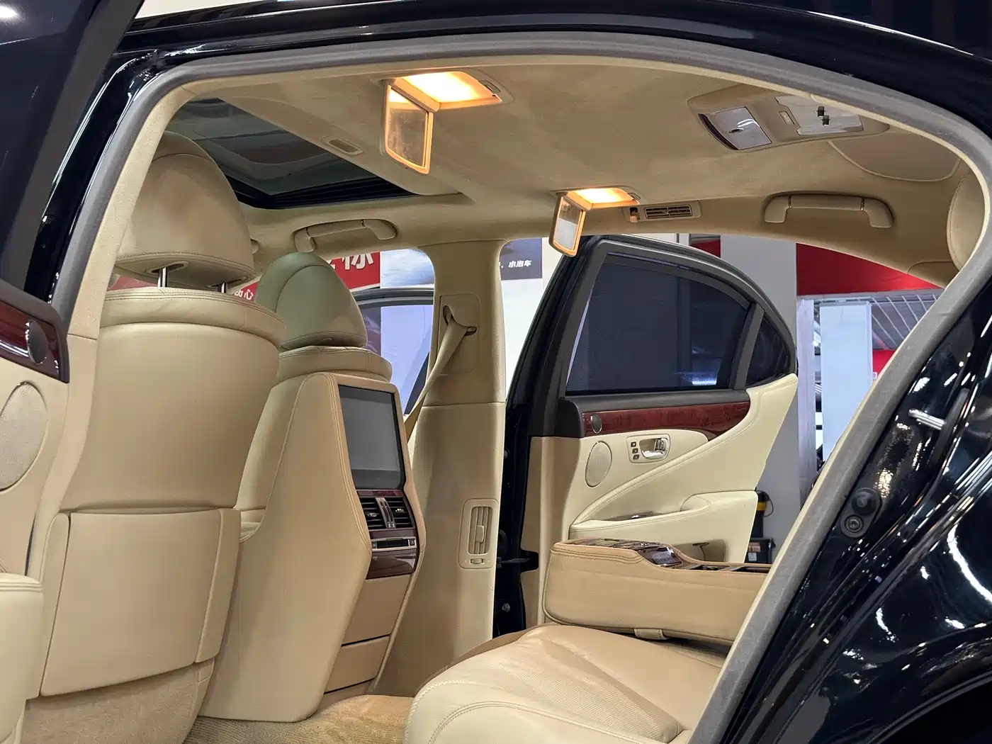 Lexus LS 2010 460L Premium Edition фото 13