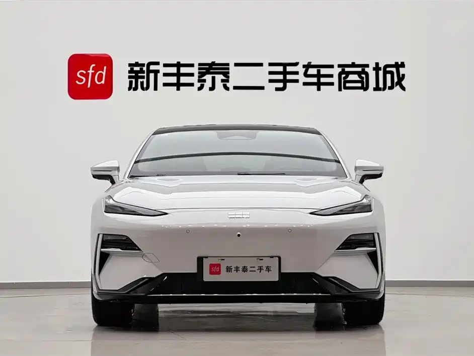 Geely Galaxy Galaxy E8 2025 700km Long Voyage Smart Drive Edition фото 2