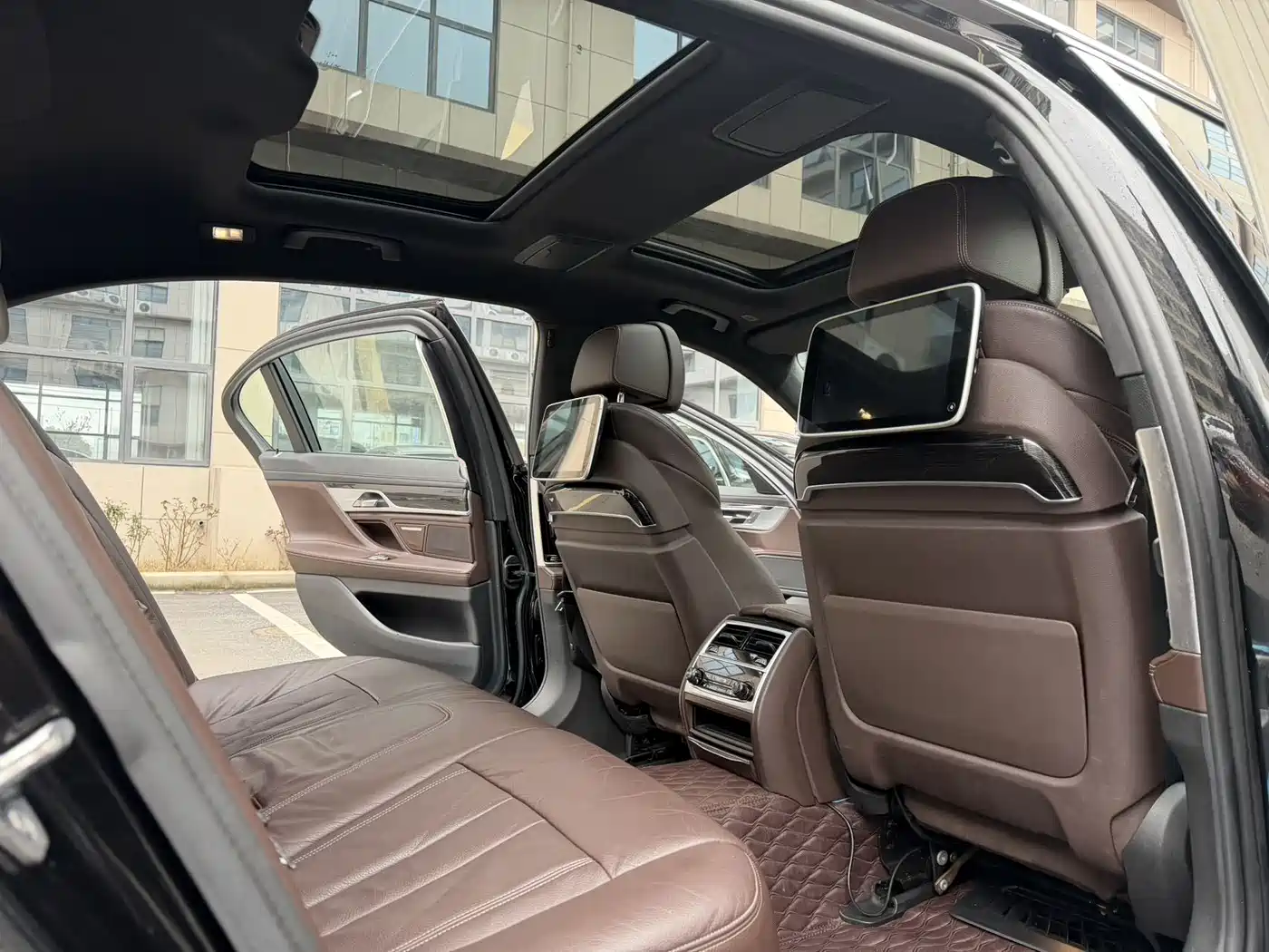 BMW 7 Series 2018 730Li Leading Type M Sport Package фото 13