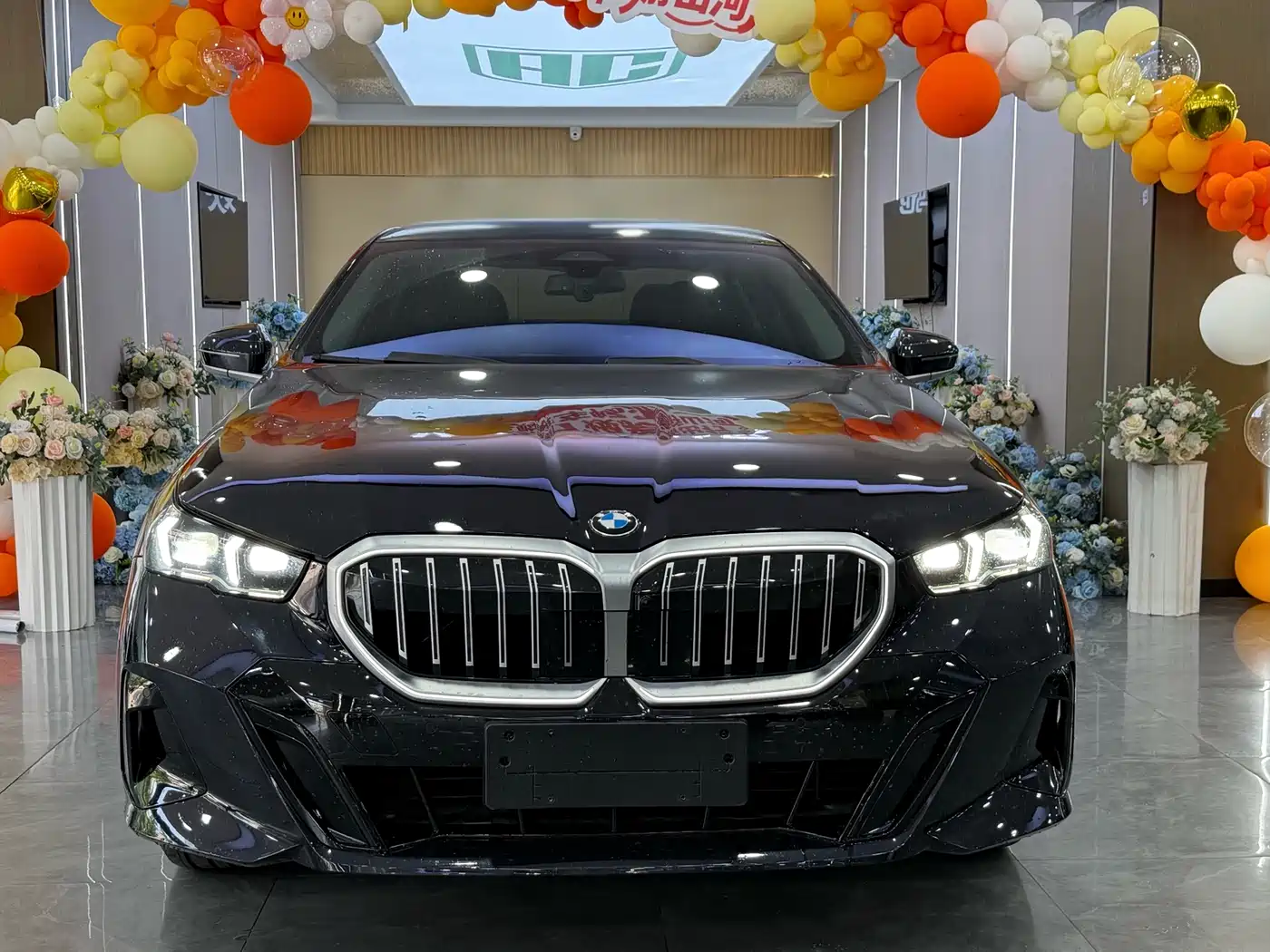 BMW 5 Series 2025 530Li Leading M Sport Package фото 2
