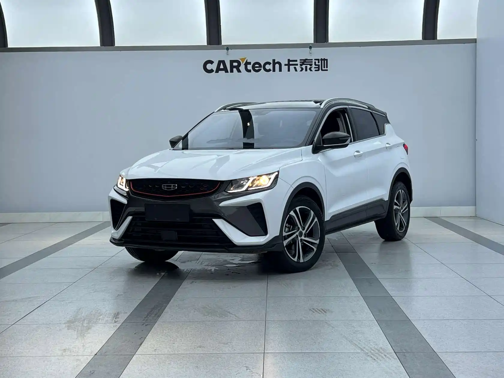 Фото 1 - Geely Coolray