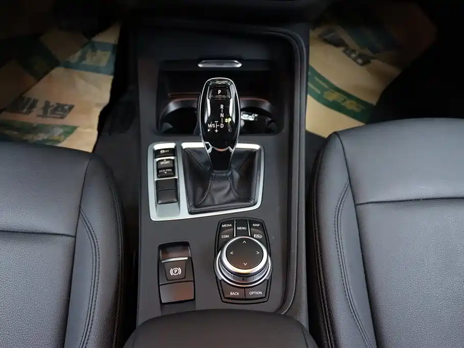 BMW 1 Series 2023 120i M Sport фото 23