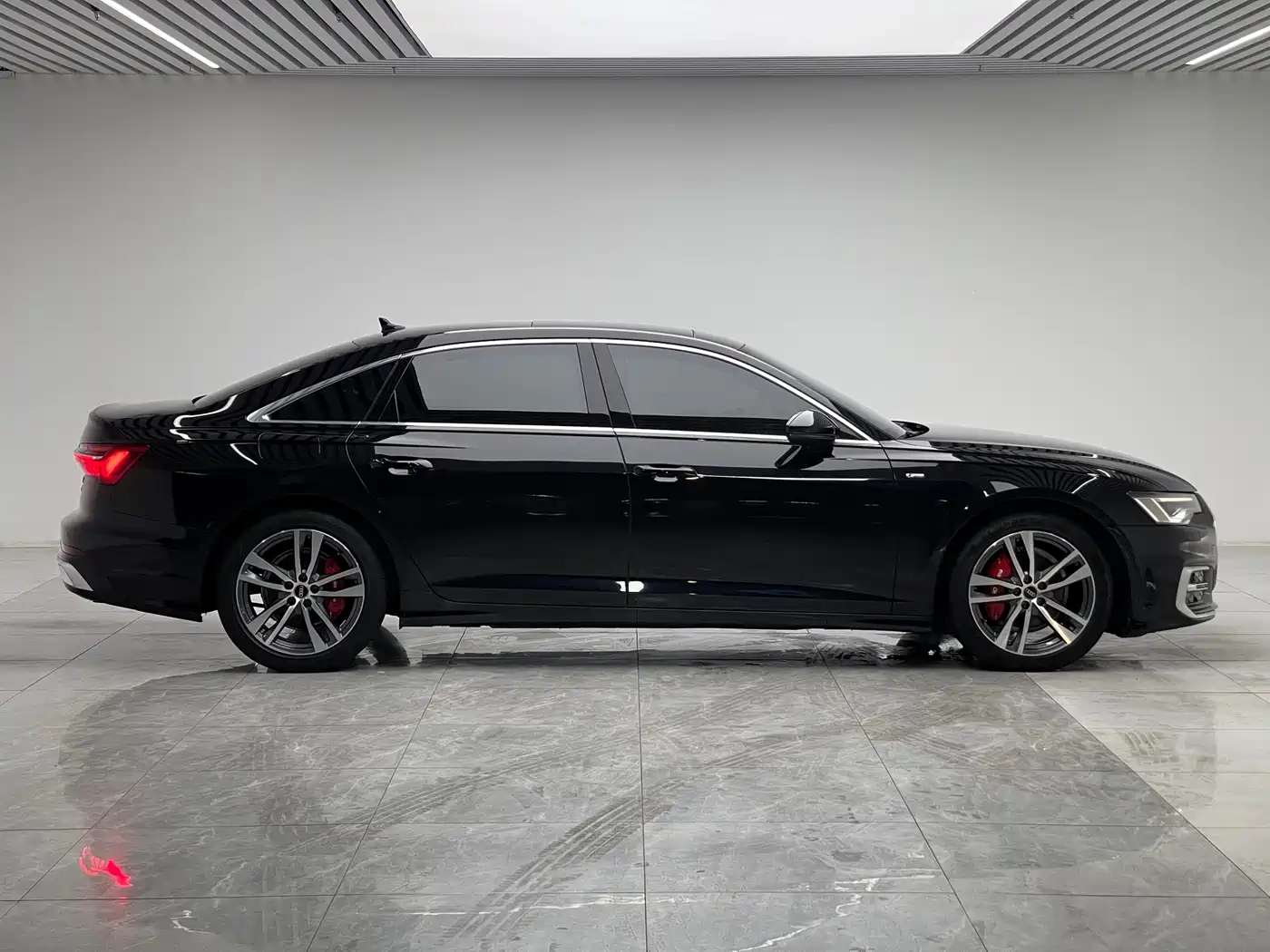Audi A6L 2023 Facelift 40 TFSI Luxury Dynamic фото 8