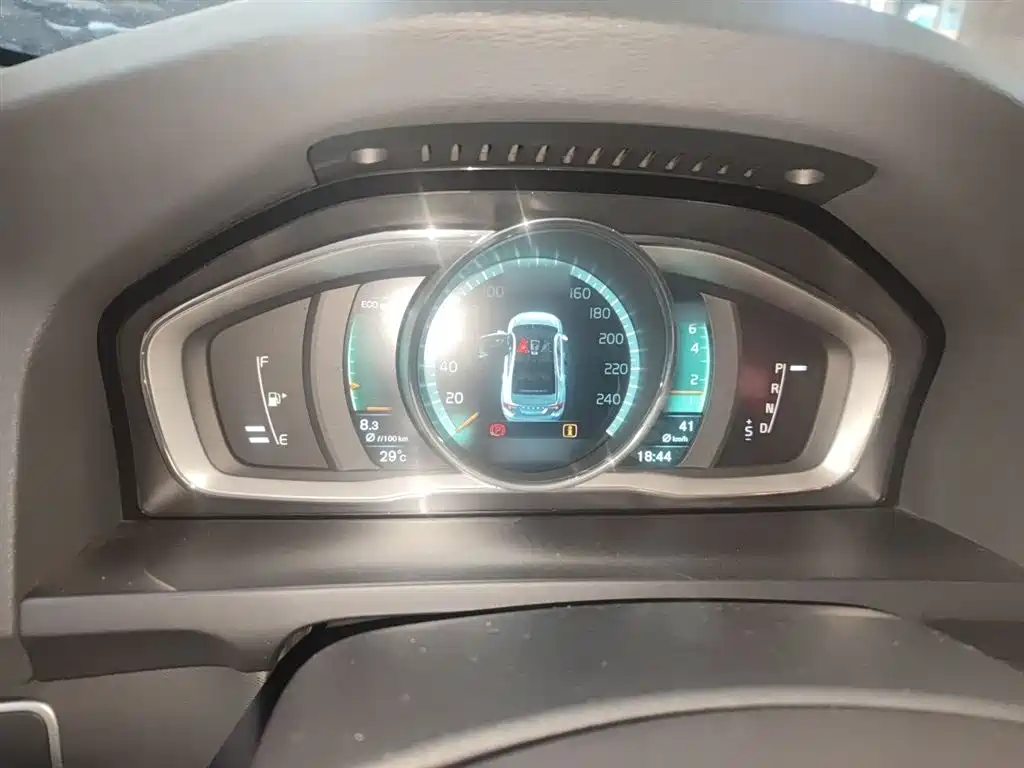 Фото 4 - Volvo S60