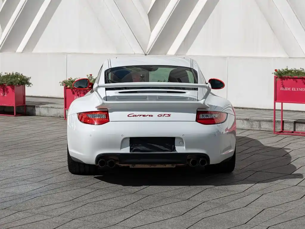 Porsche 911 2011 Carrera 4 GTS Coupe 3.8L фото 5