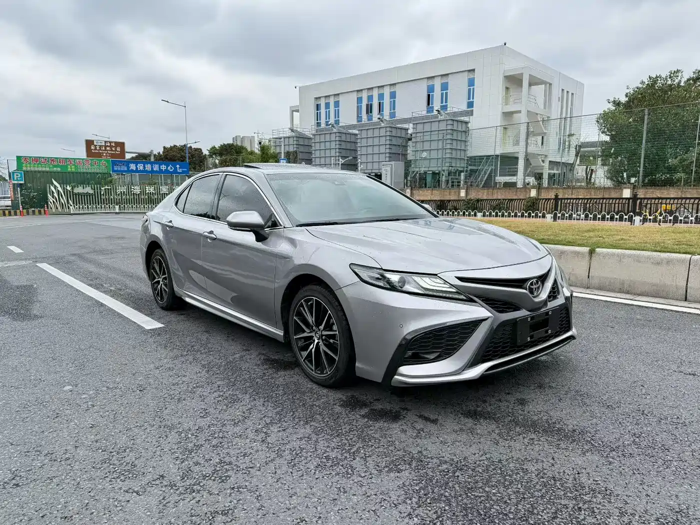 Toyota Camry 2021 2.5S Feng Shang Edition фото 2