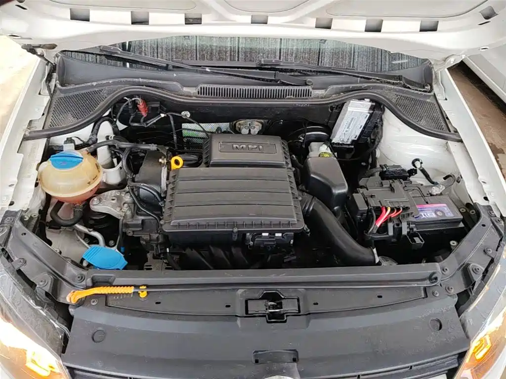 Volkswagen Polo 2016 1.4L Automatic Trend фото 20