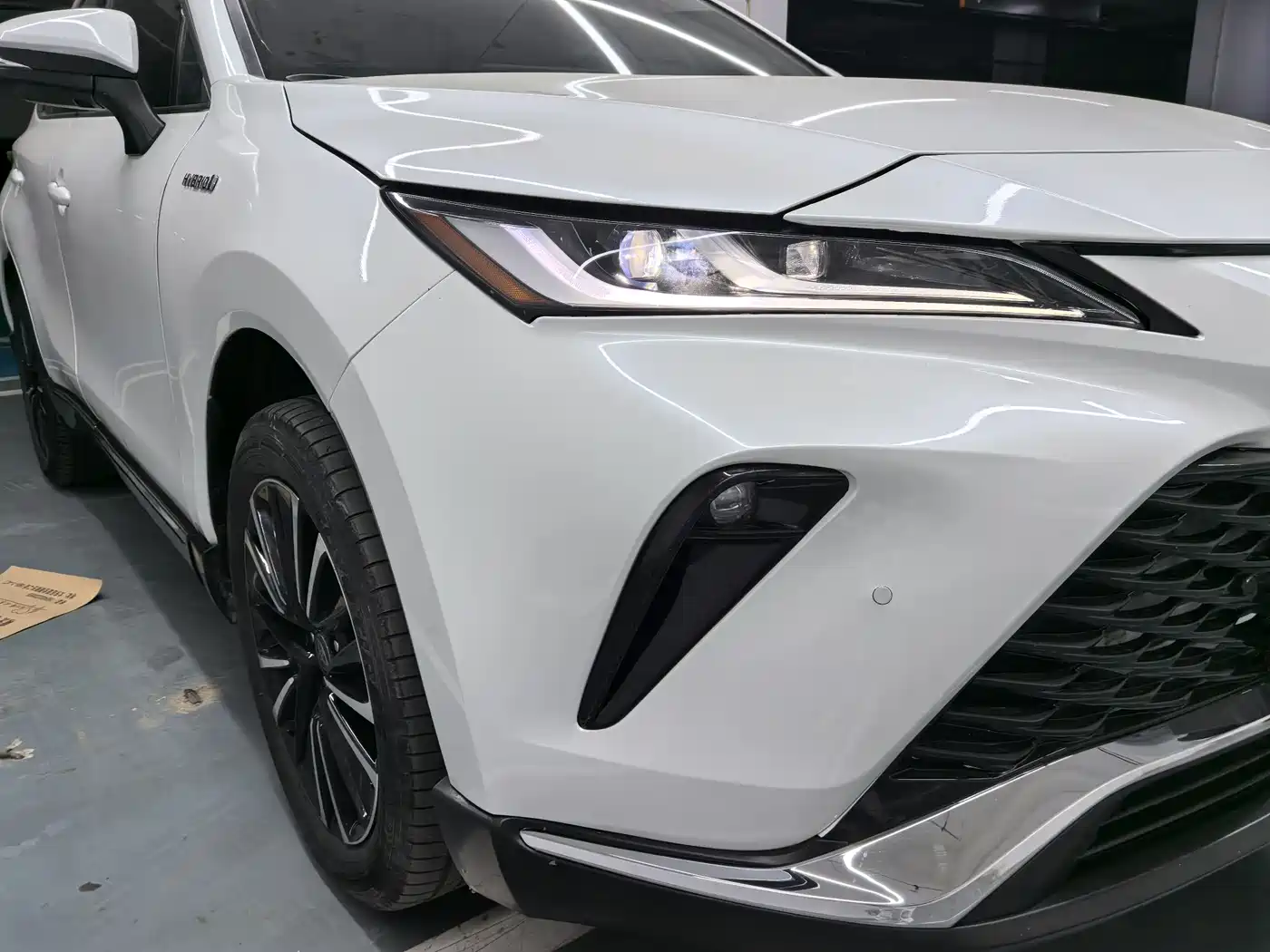 Toyota Venza 2022 Dual Engine 2.5L CVT 2WD Premium фото 10