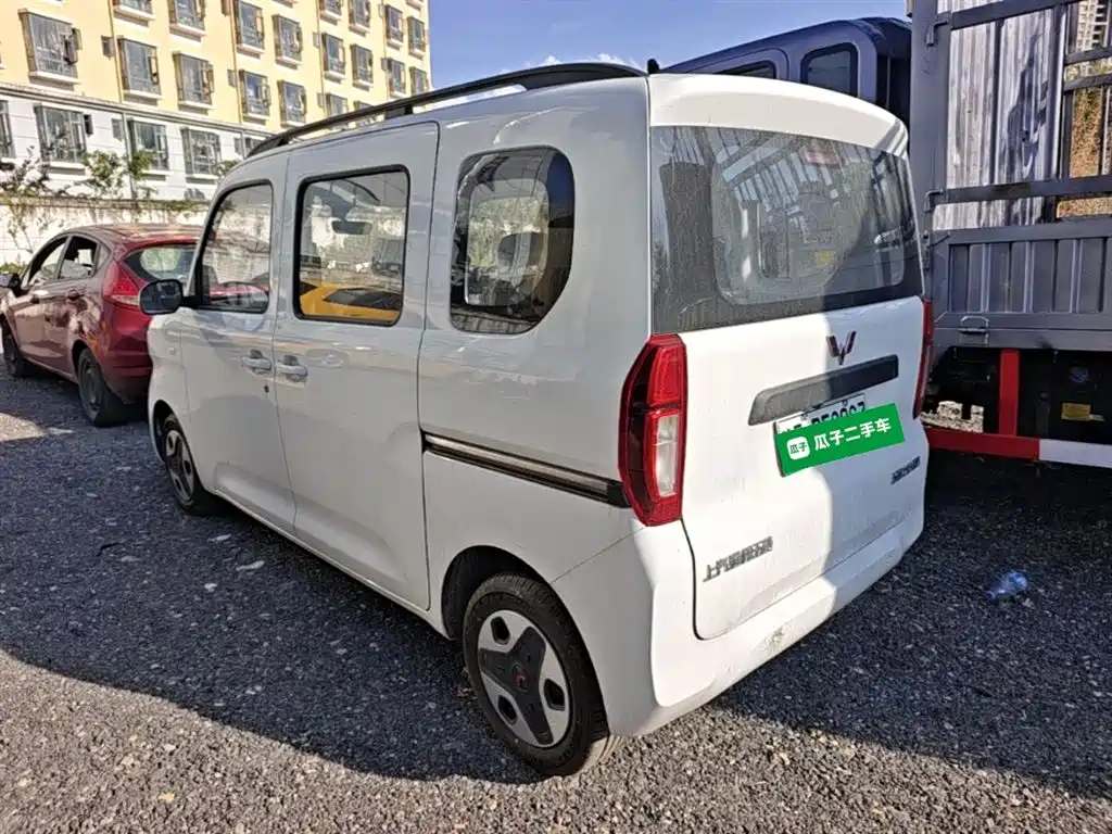 Wuling Motors Wuling Zhiguang NEV 2026 2025 Model 305km Base Version